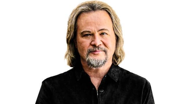 Photograph of Travis Tritt