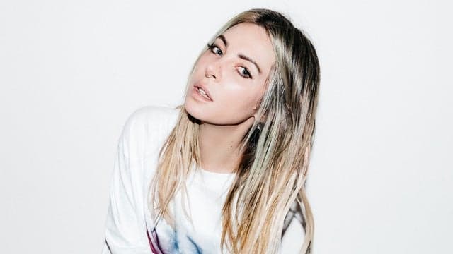 Photograph of Alison Wonderland