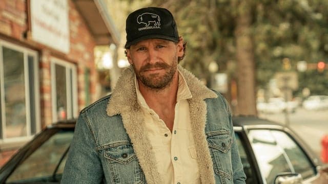 Photograph of Chase Rice