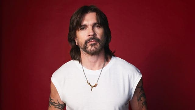 Photograph of Juanes