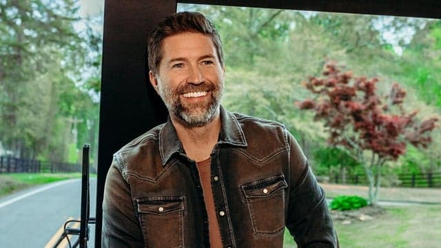 Photograph of Josh Turner