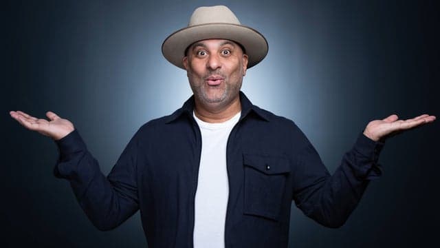 Photograph of Russell Peters