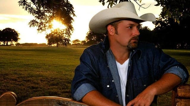 Photograph of Chris Cagle