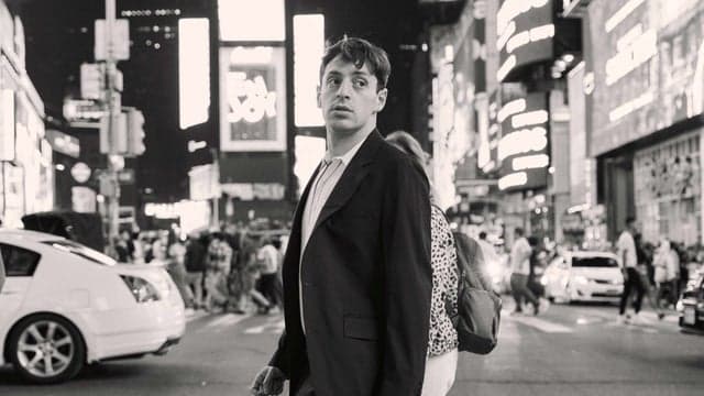 Photograph of Alex Edelman