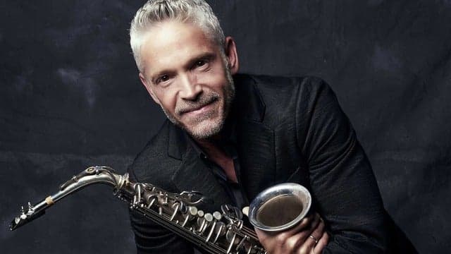 Photograph of Dave Koz