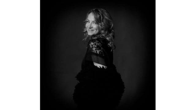 Photograph of Joan Osborne
