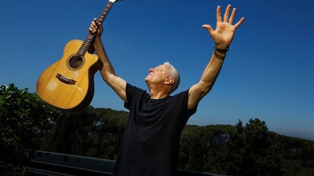Photograph of Tommy Emmanuel