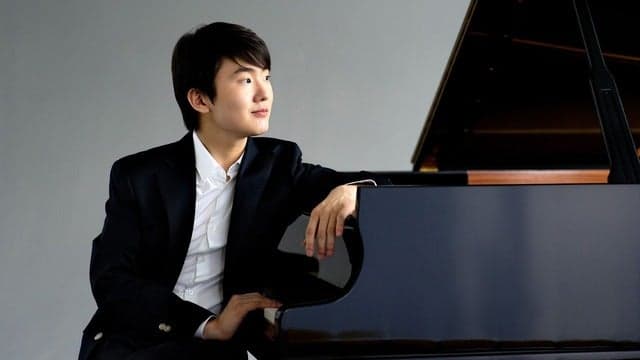 Photograph of Seong-Jin Cho