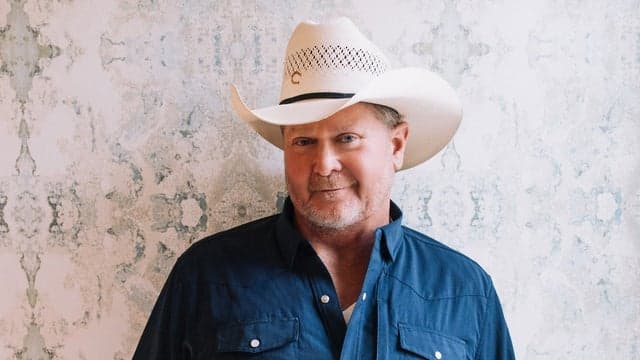 Photograph of Tracy Lawrence