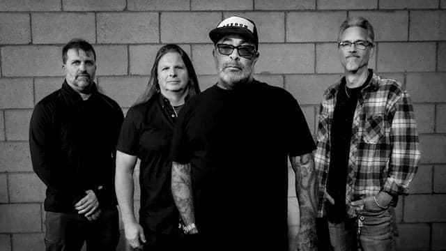 Photograph of Staind